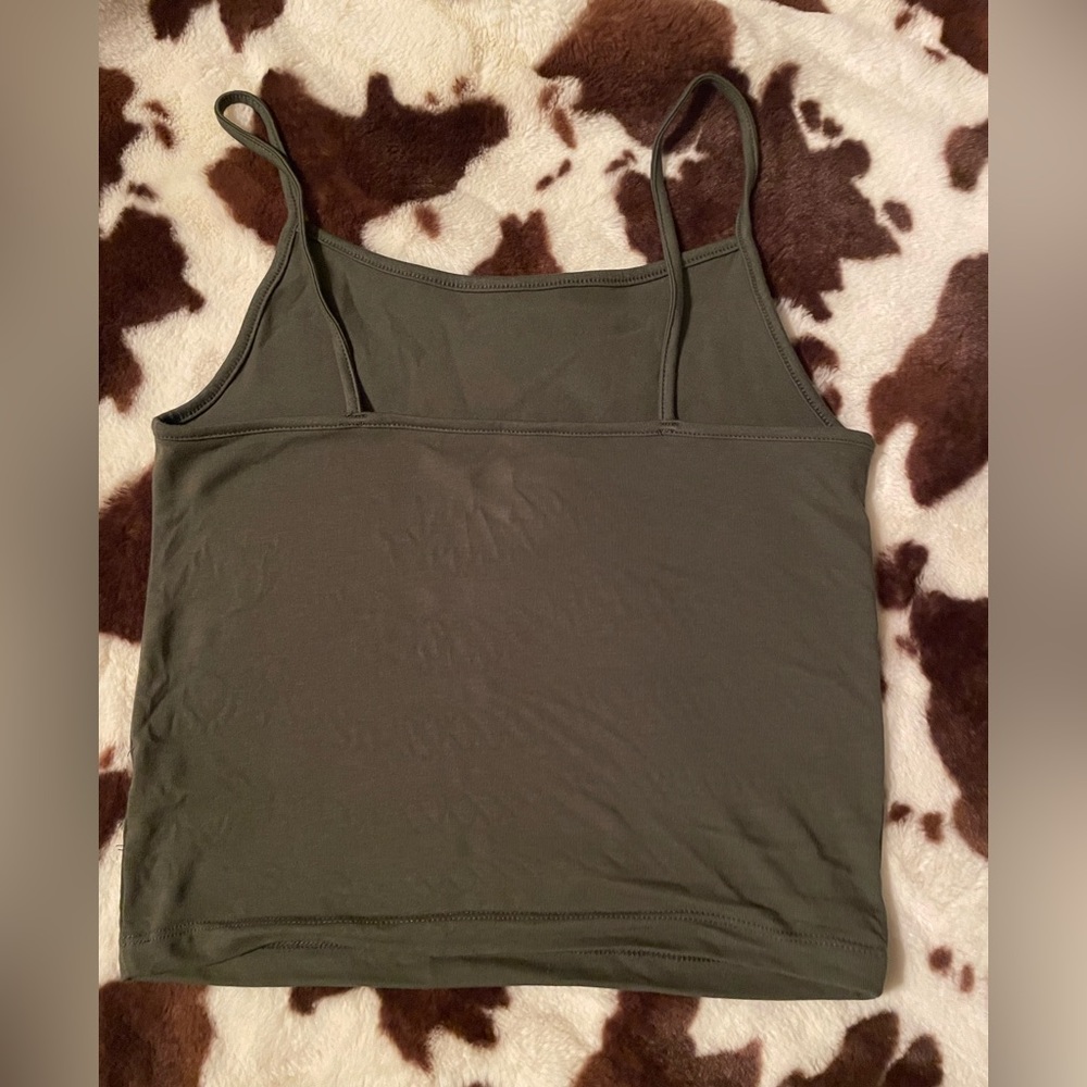 Cropped Tank Top - Picture 2 of 3